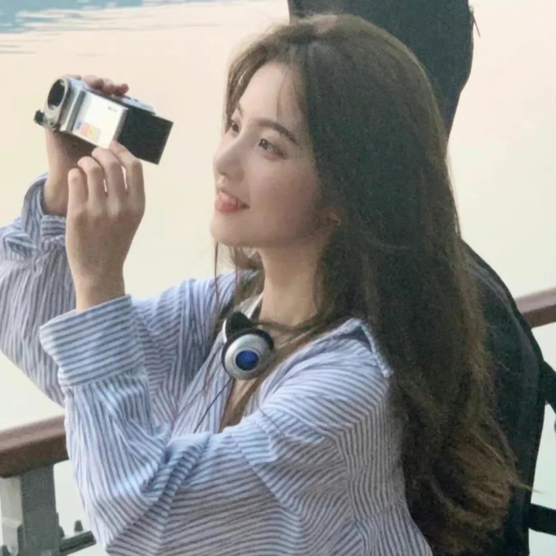 她不当女主很多年